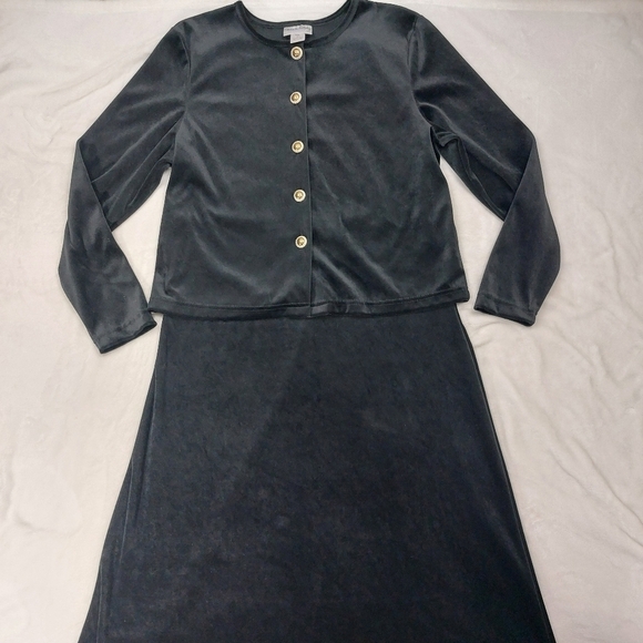Diane Von Furstenberg Dresses & Skirts - DIANE VON FURSTENBERG THE COLOR AUTHORITY VTG BLACK VELVET DRESS JACKET SET SZ M
